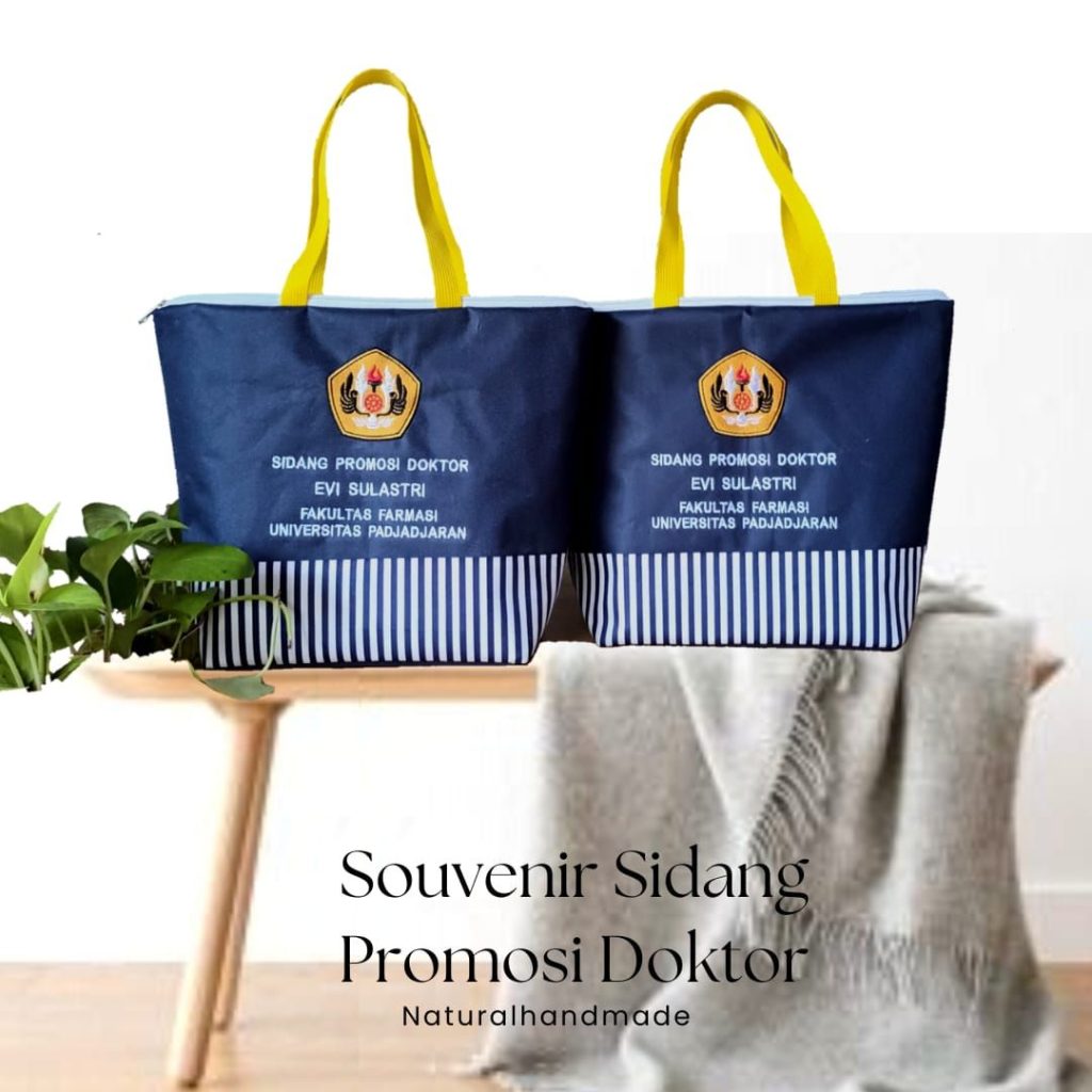 Totebag souvenir sidang promosi doktor natural handmade arti pertemanan